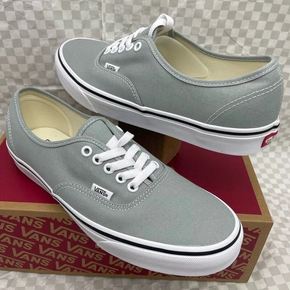 Vans Men’s Lt Gray Canvas Authentic
Color Theory Pure Grey
VN000D7YEPO Sneakers - Picture 6 of 16